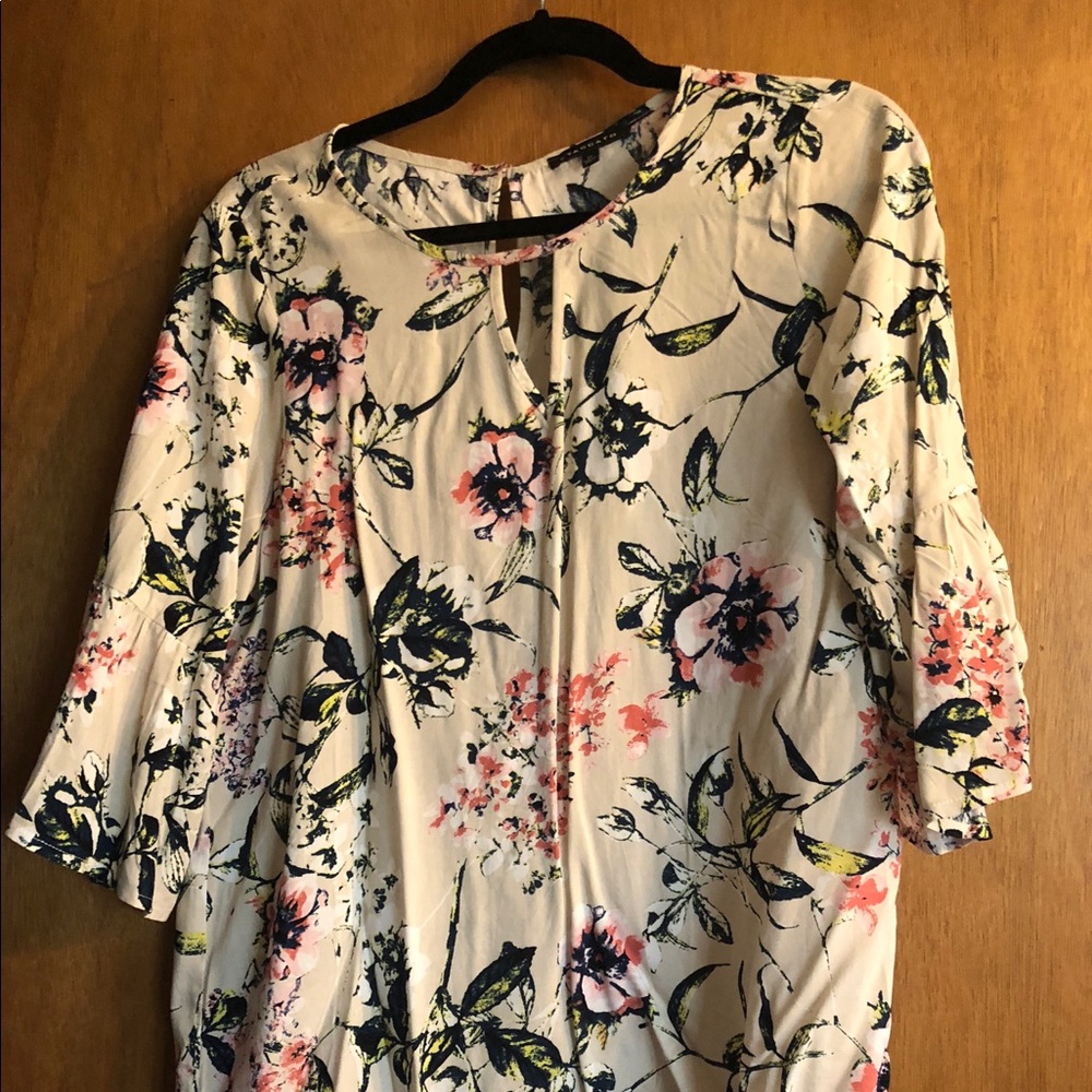 Bell sleeve floral top